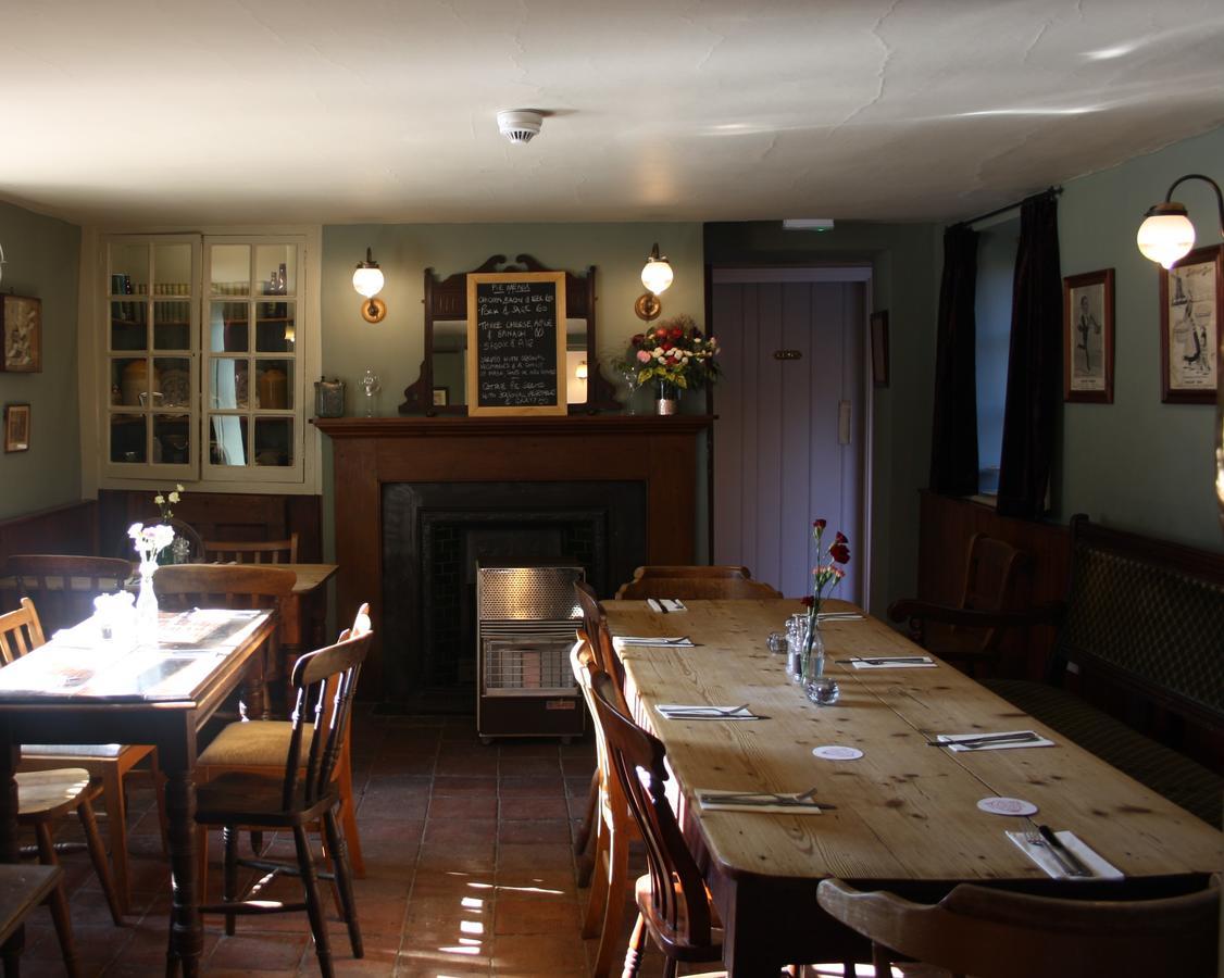 The Three Horseshoes Warham المظهر الخارجي الصورة